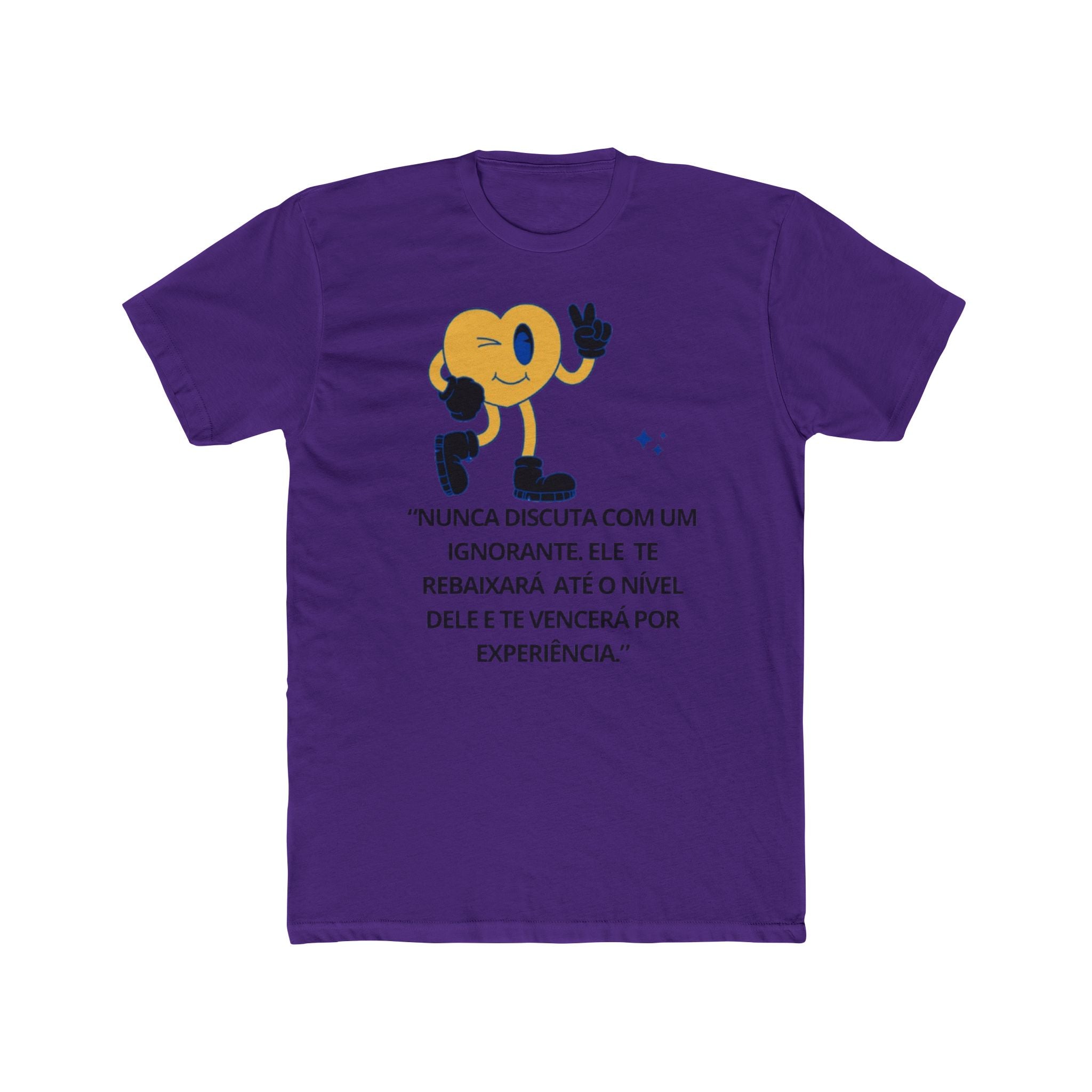 A camiseta "Nunca discutir com um ignorante"